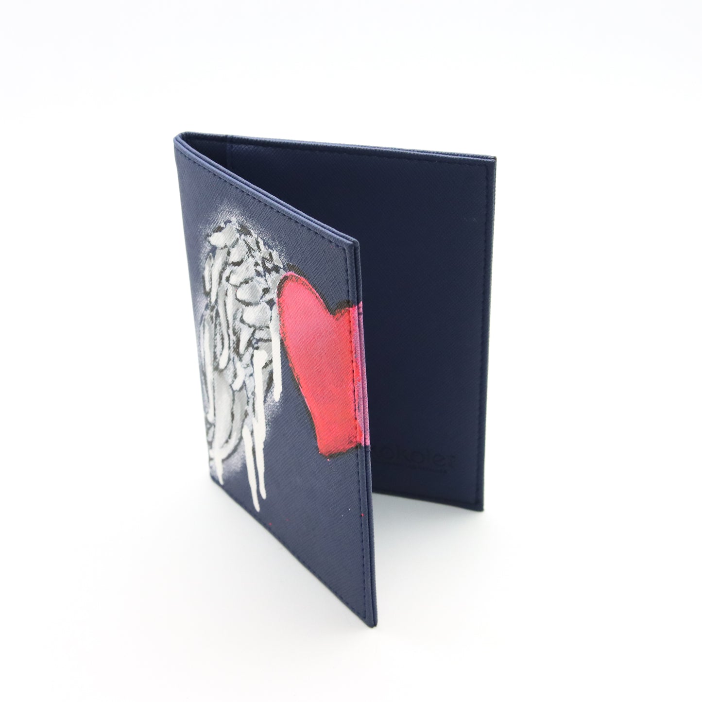 Portapasaporte "Corazón Valiente"