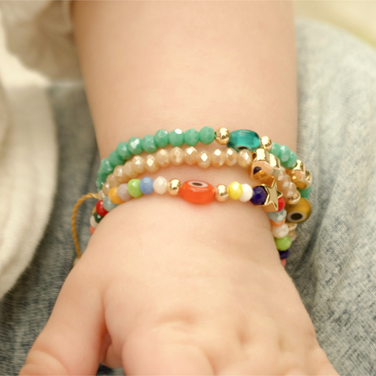 Pulsera de corazón y piedras para bebés