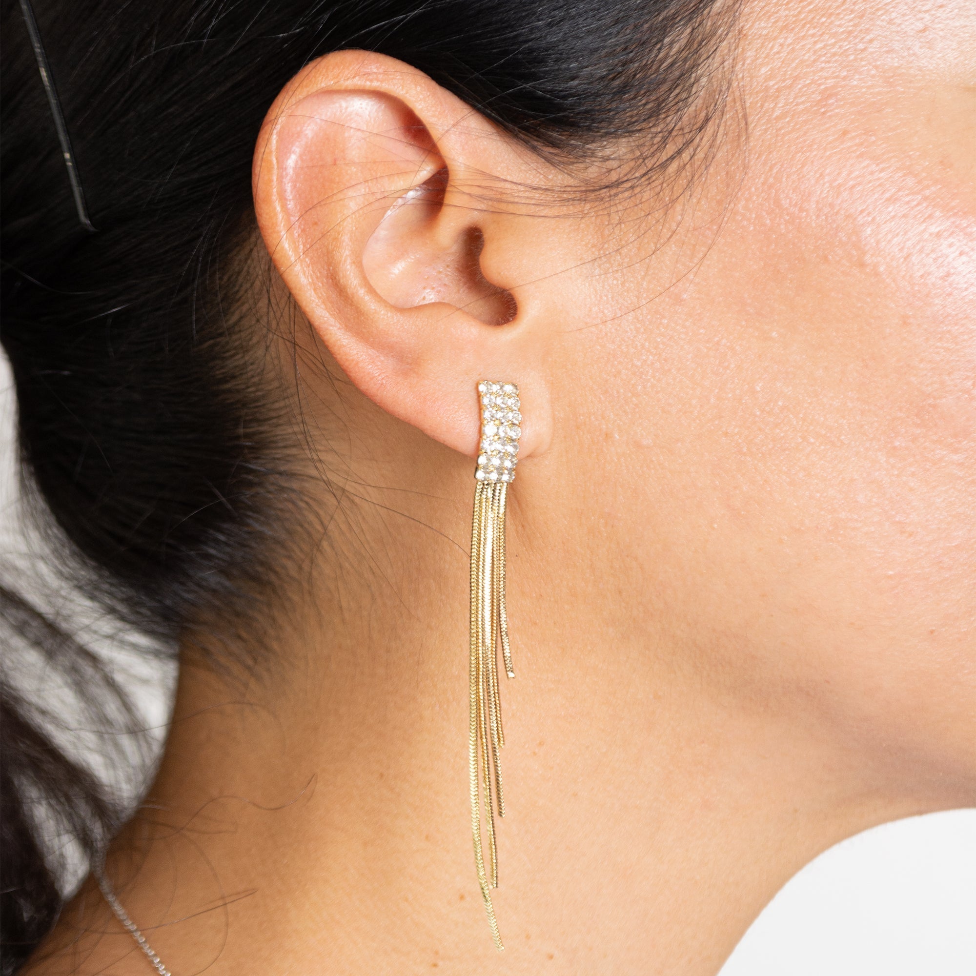 Aretes "Elegancia Luminosa" ✨: Cristales Largos y Deslumbrantes