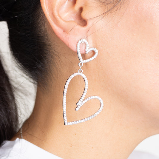 Aretes "Corazones Gemelos" 💖: Estilo Elegante con Cristal