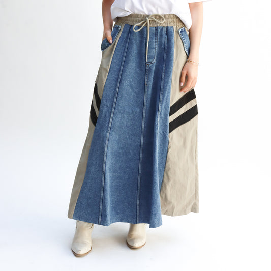 Falda Denim con Toques Impermeables