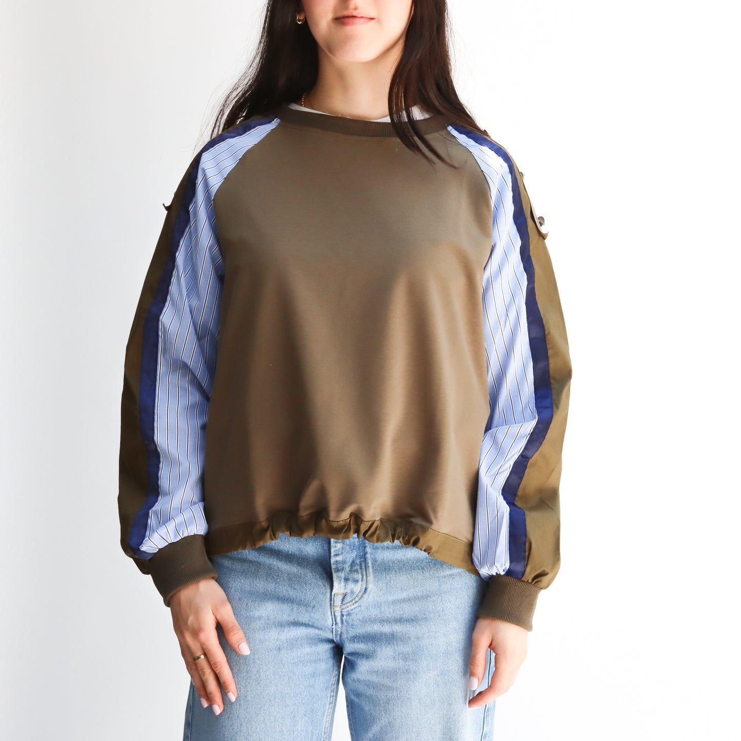 Blusa Café con Detalles en Azul