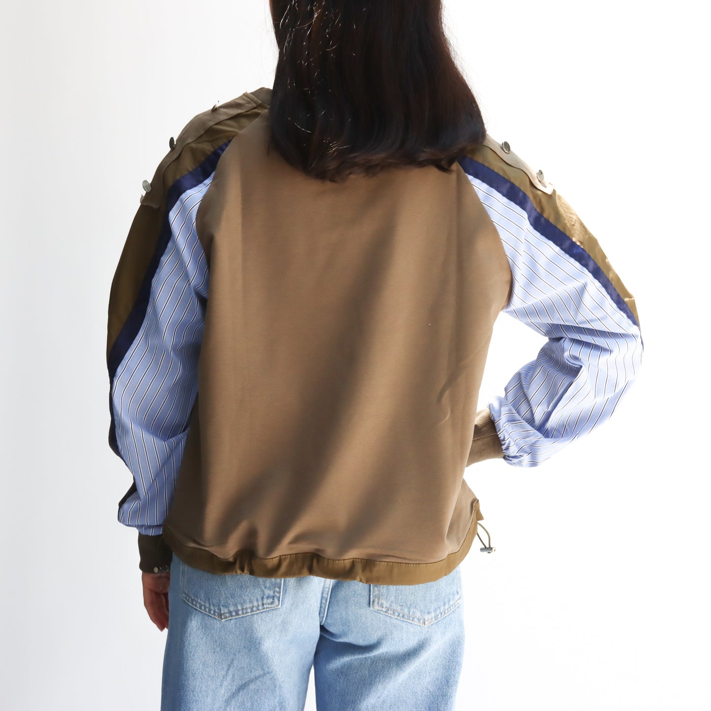 Blusa Café con Detalles en Azul