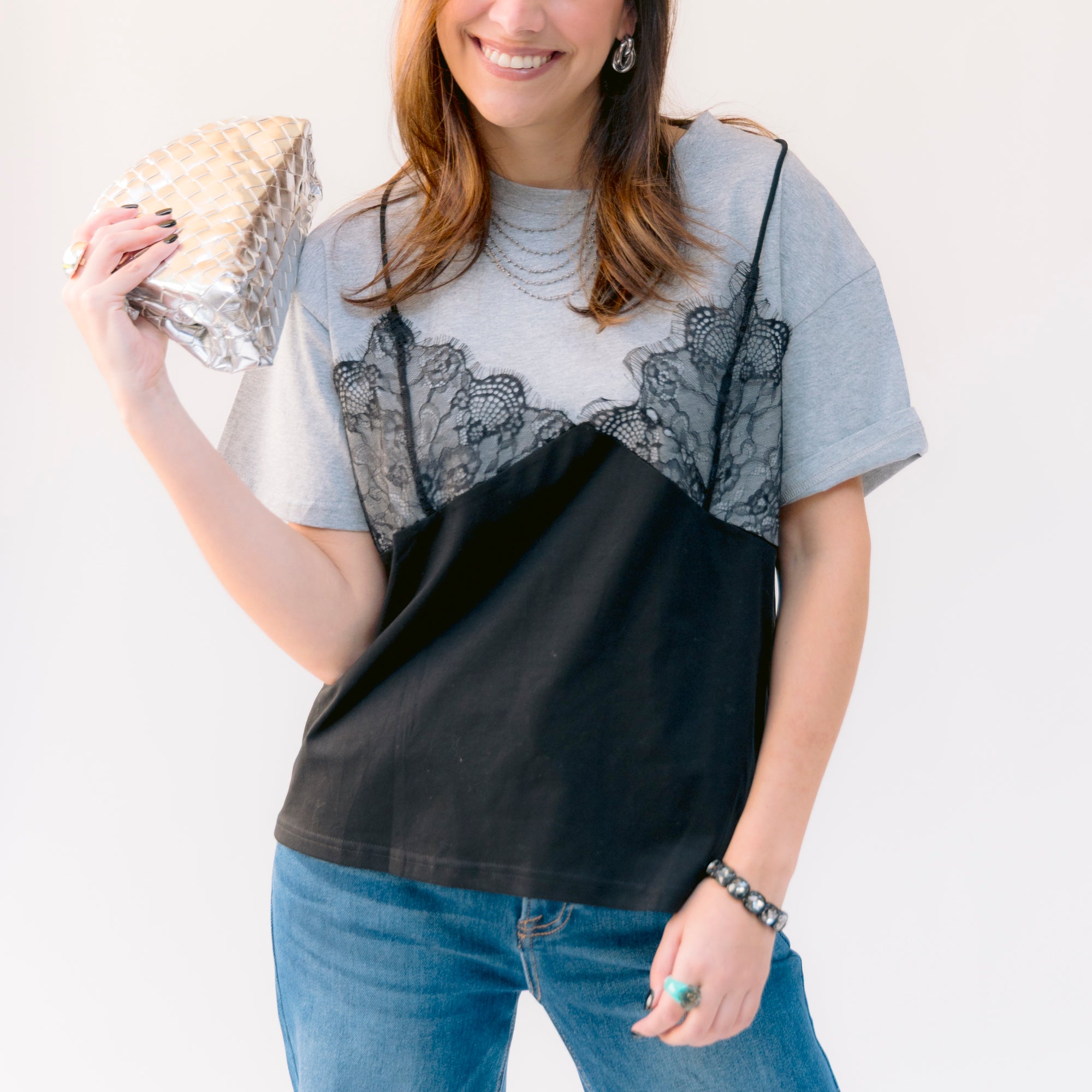 Blusa Tee Gris con encaje