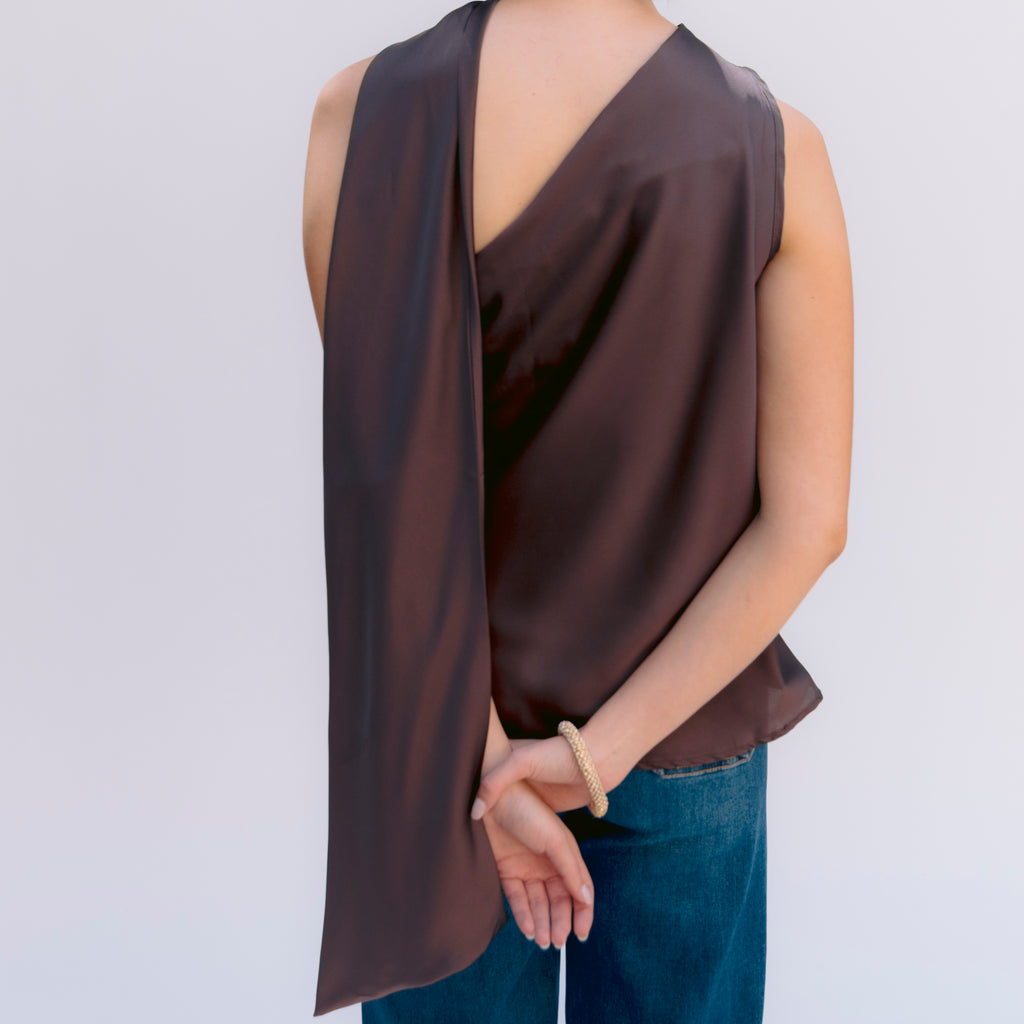 Top Satinado asimétrico Café