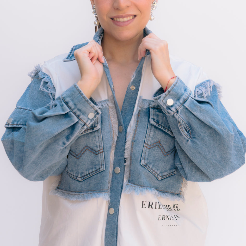 Camisa oversize blanca y denim