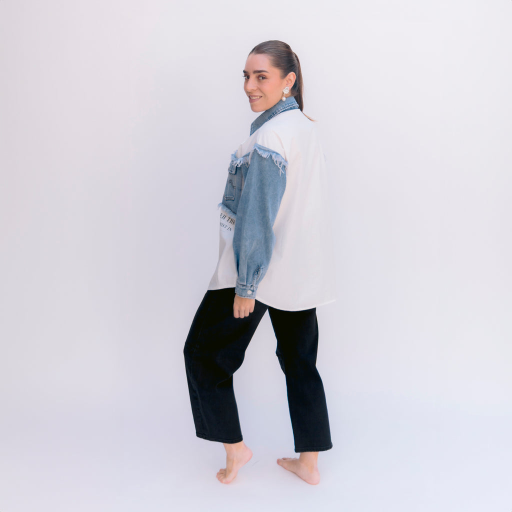 Camisa oversize blanca y denim