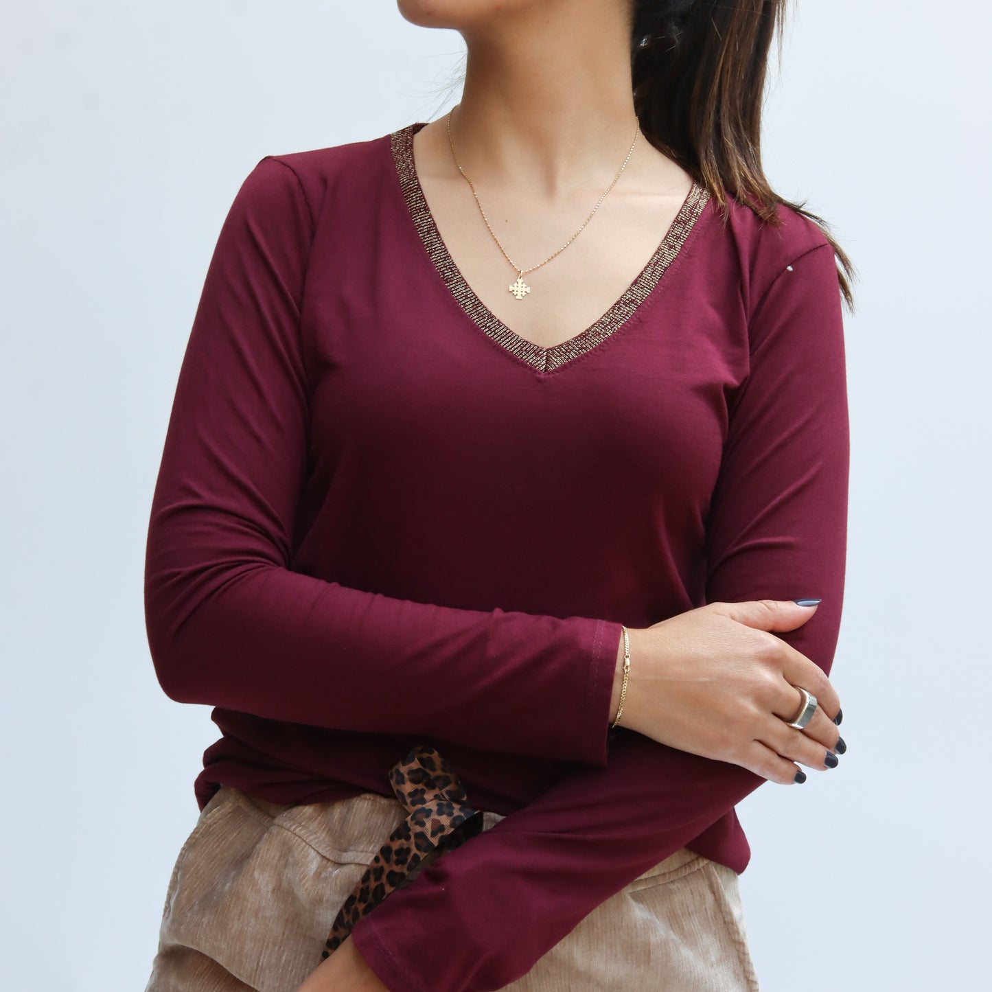 Blusa Básica en V Vino