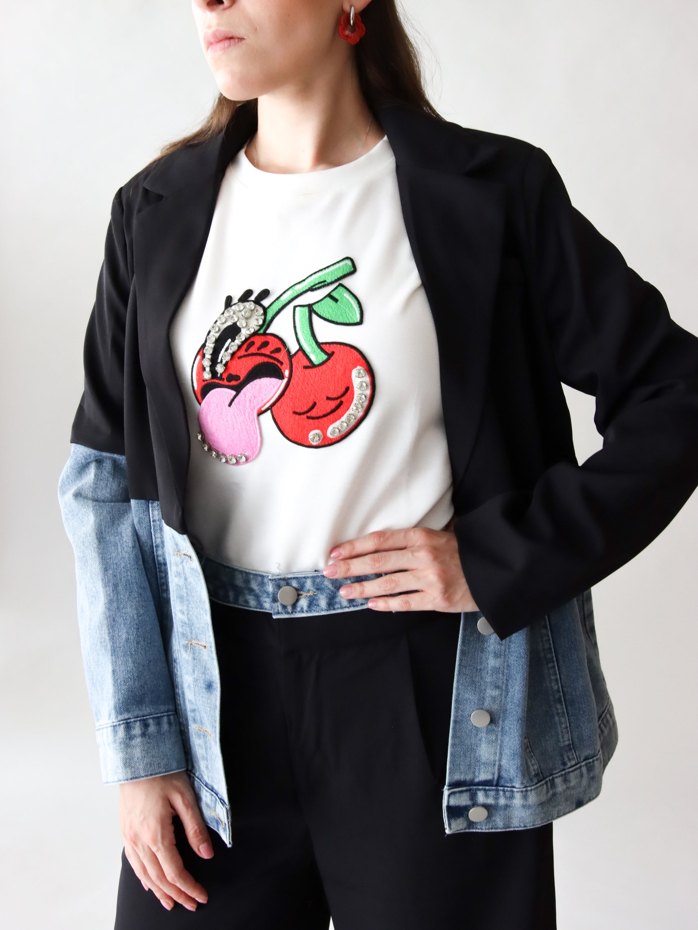 Blusa Blanca Cerezas
