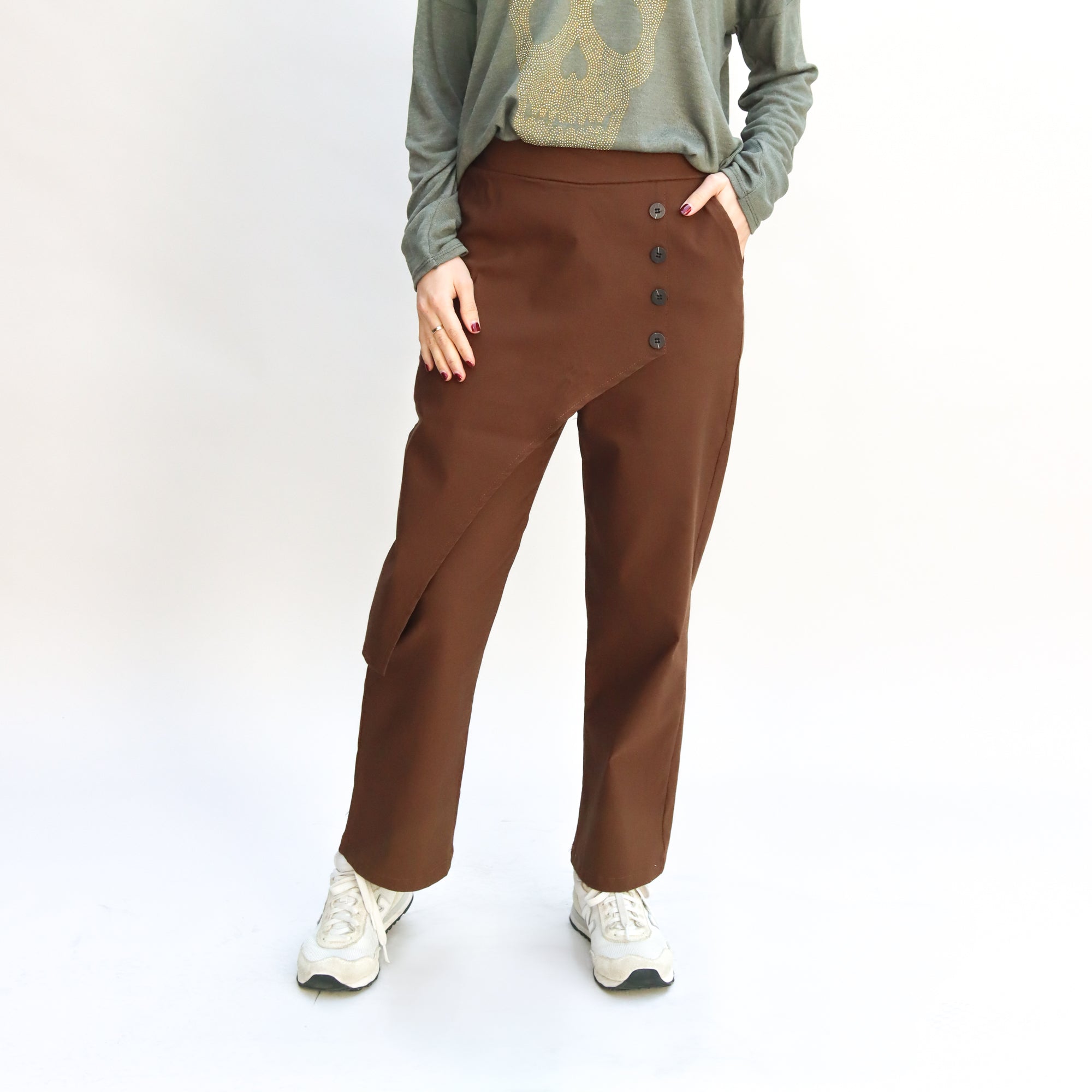 Pantalón Sobre Falda Café