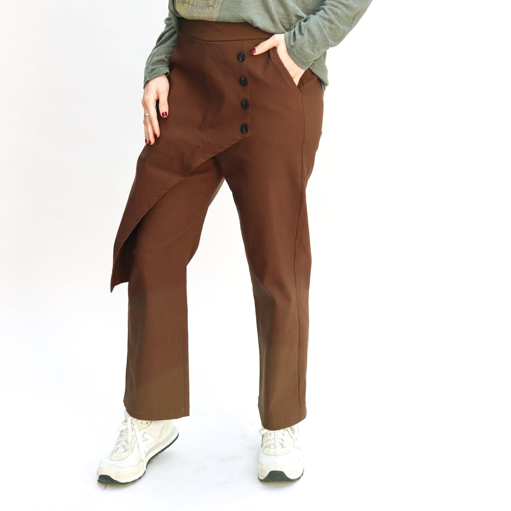 Pantalón Sobre Falda Café