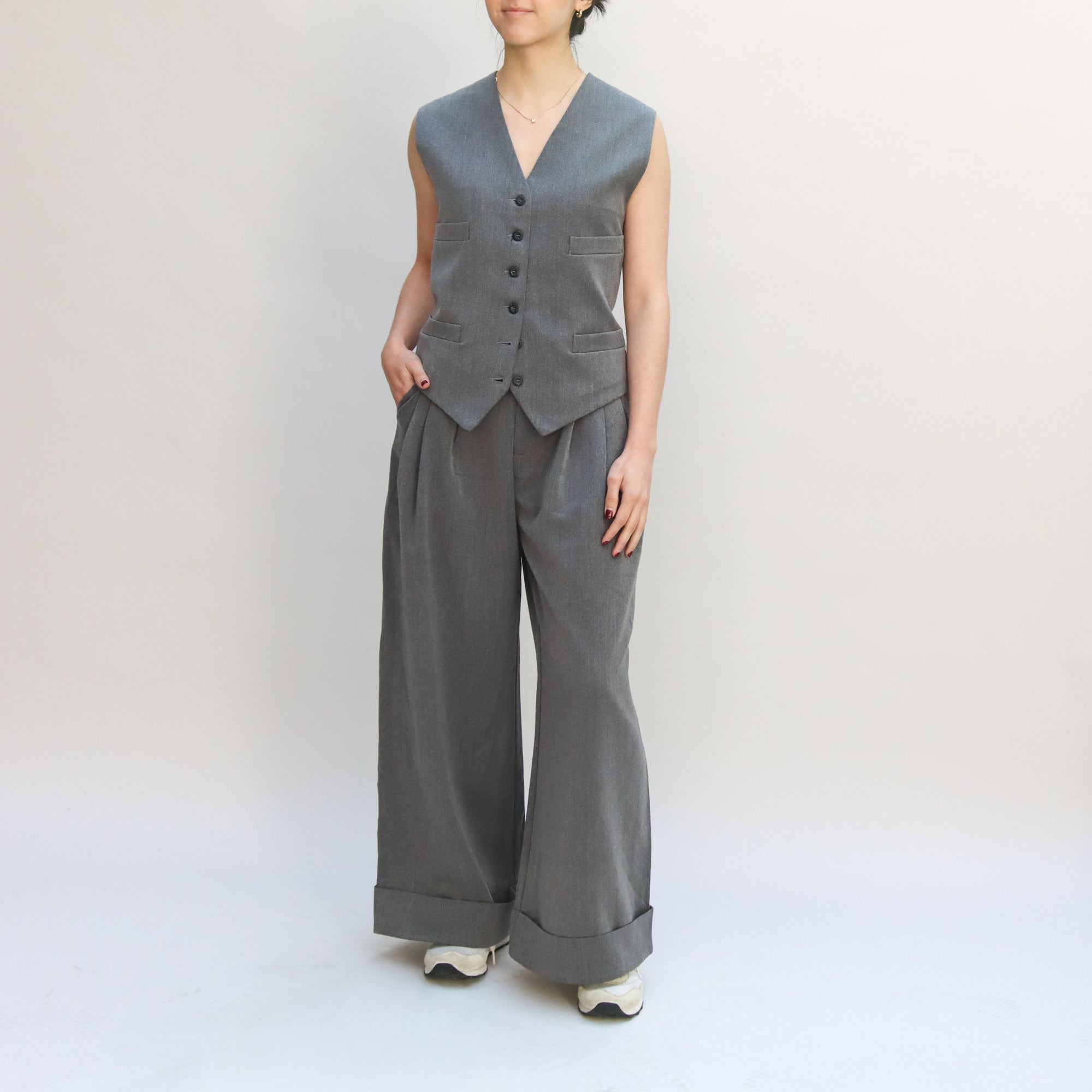 Chaleco con Botones y Bolsas Gris