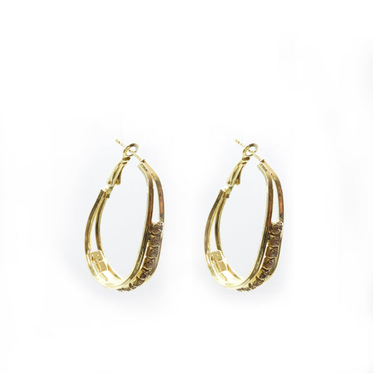 Aretes de Aro Dorado con Detalles Intrincados