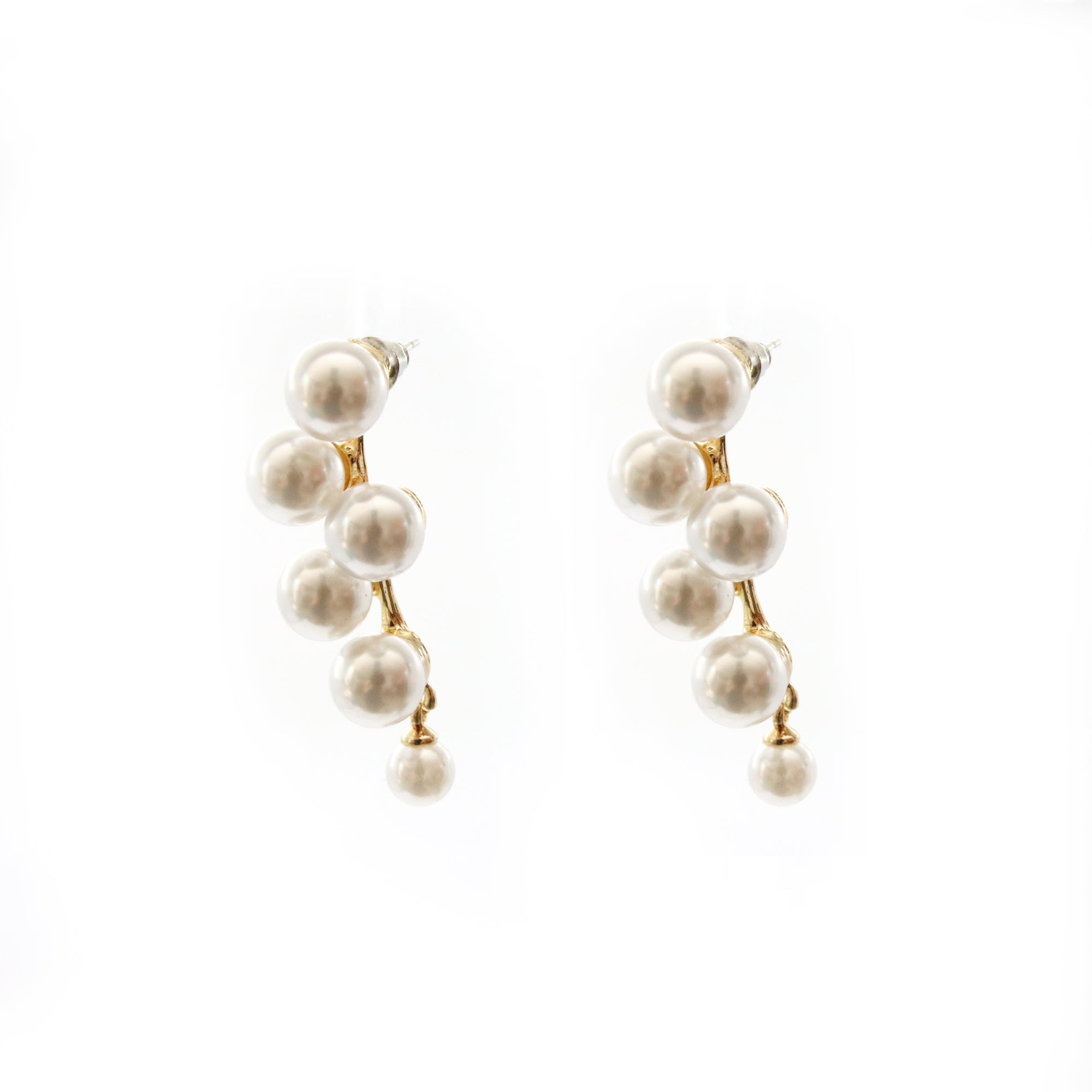 Aretes Nube de Perlas Luminosas en Engaste Dorado