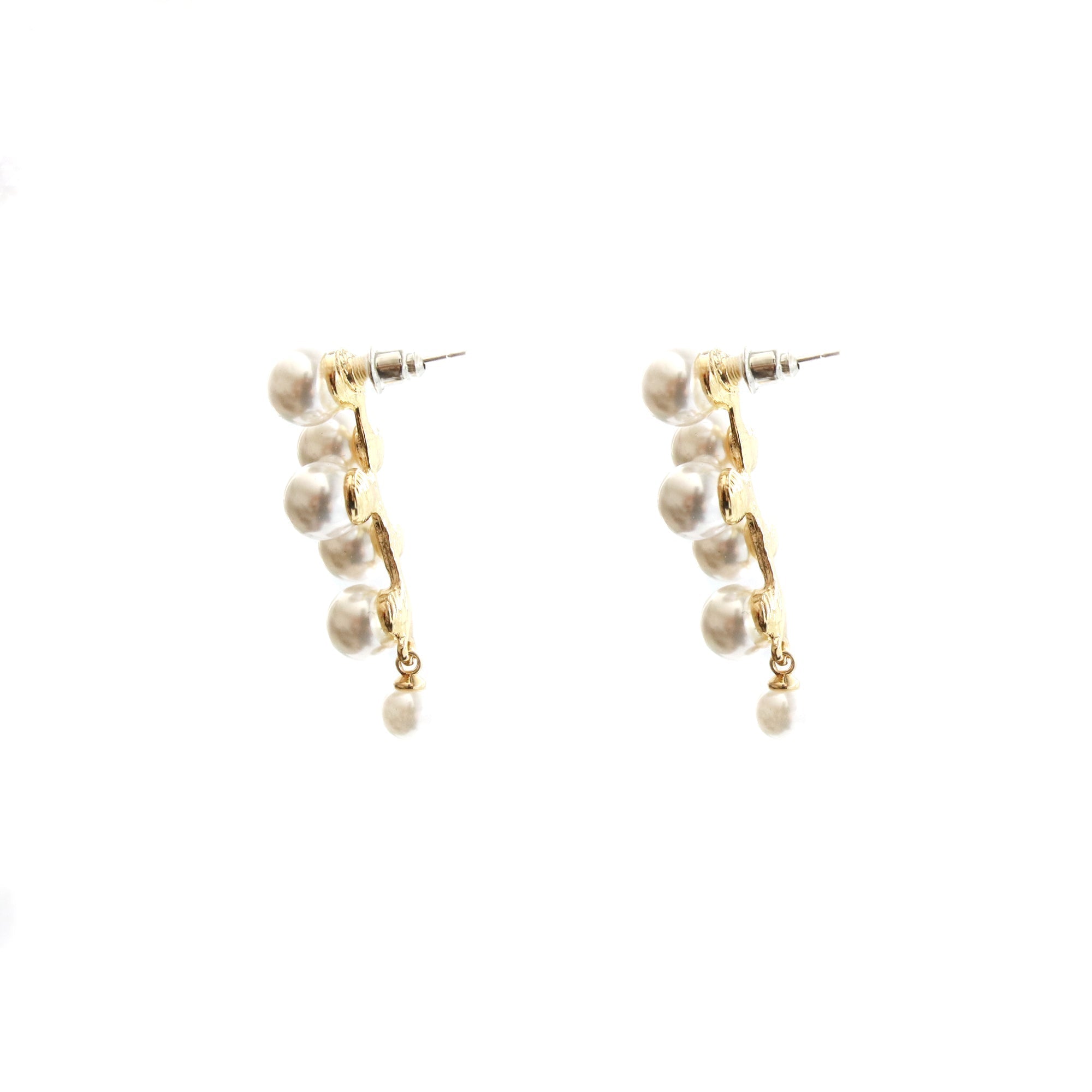 Aretes Nube de Perlas Luminosas en Engaste Dorado