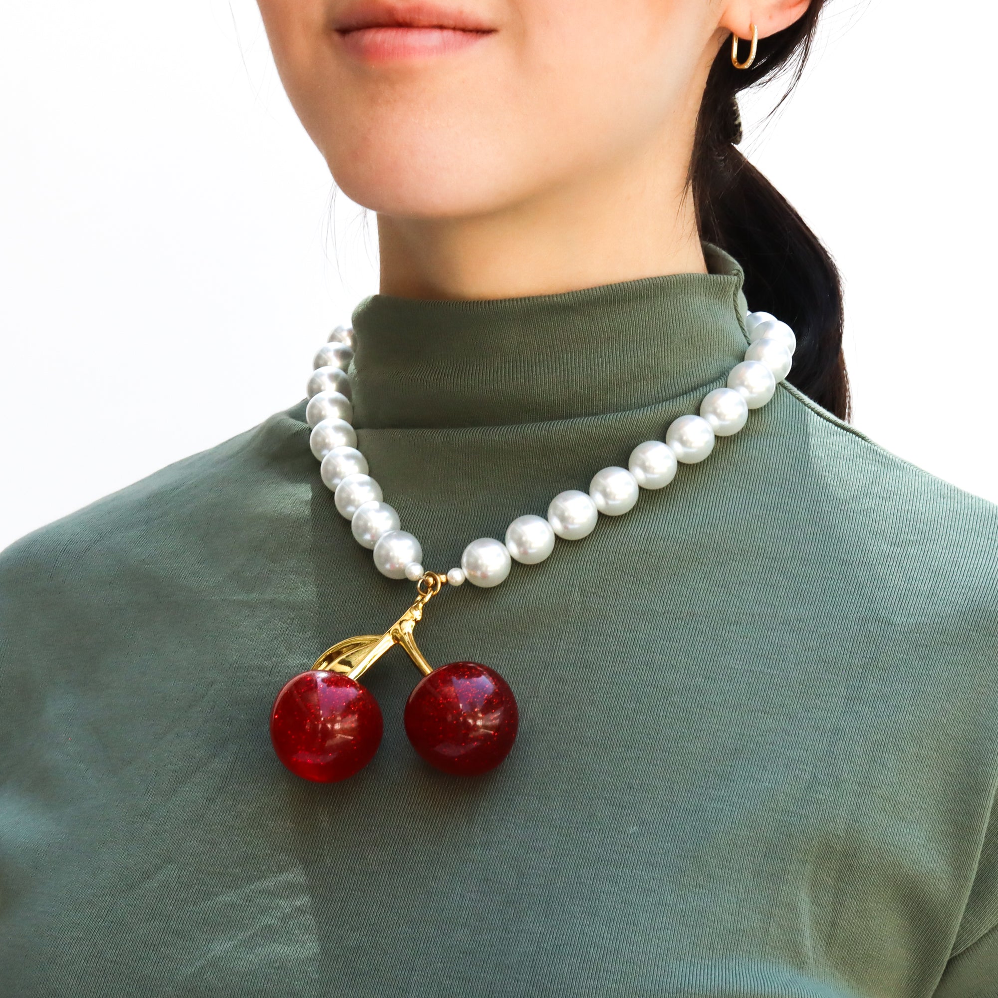 Collar de Perlas Grande con Cereza