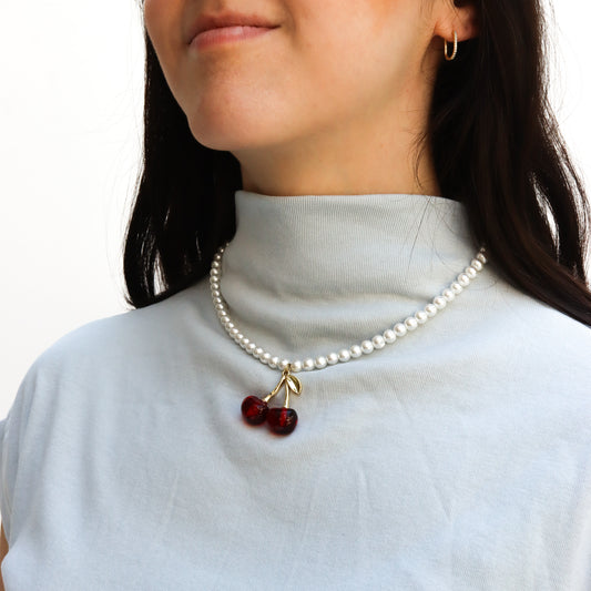 Collar de Perlas Chicas con Cerecitas Rojas