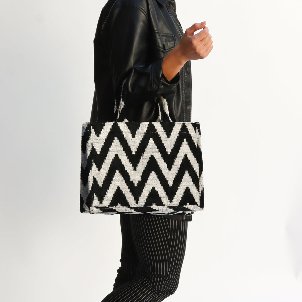 Bolsa Chica Blanco y Negro "Zig Zag"