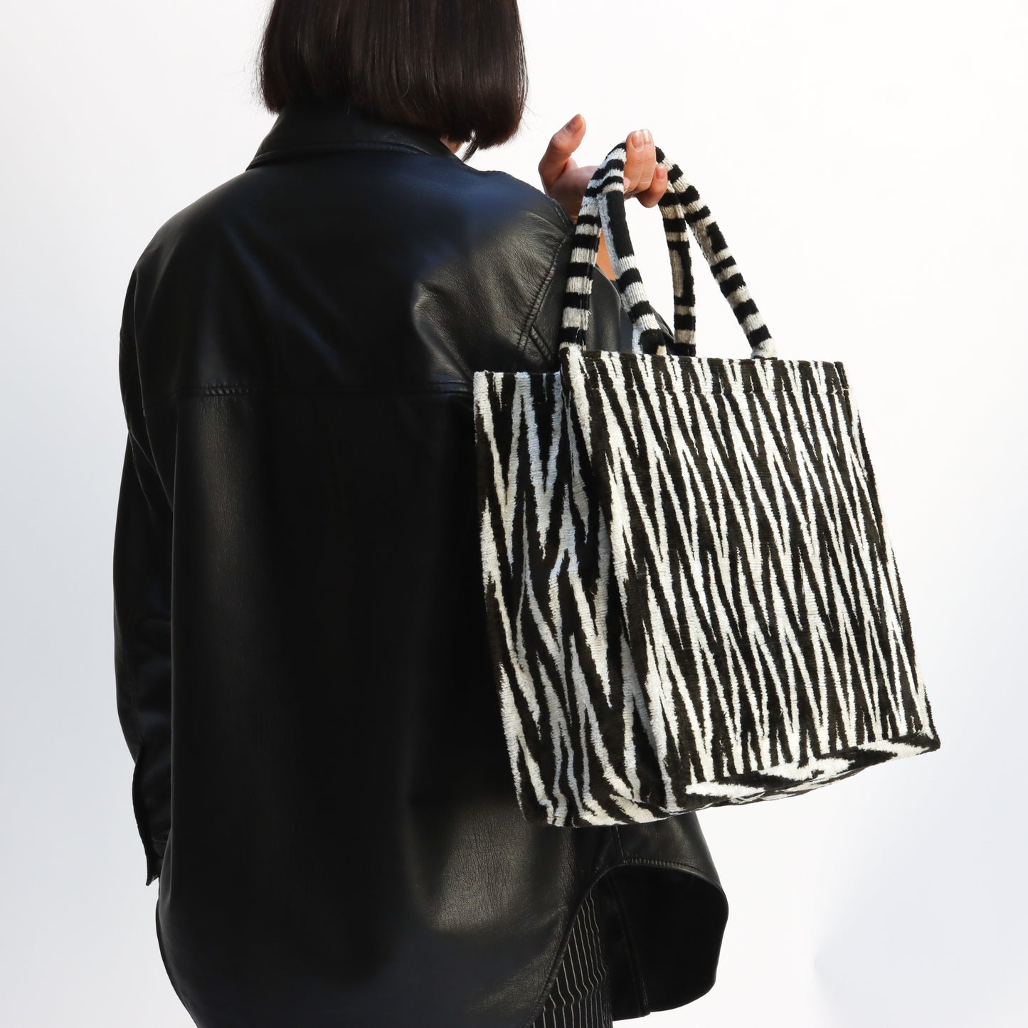 Bolsa Grande Blanco y Negro "Zig Zag"