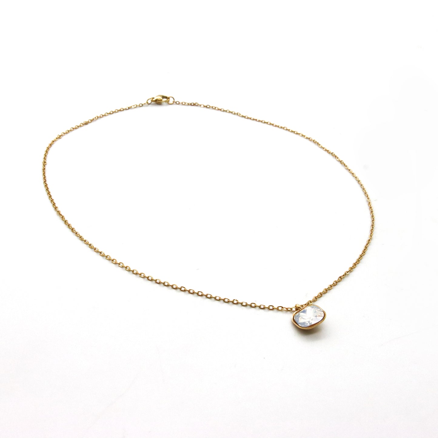 Set collar y aretes Piedra Blanca