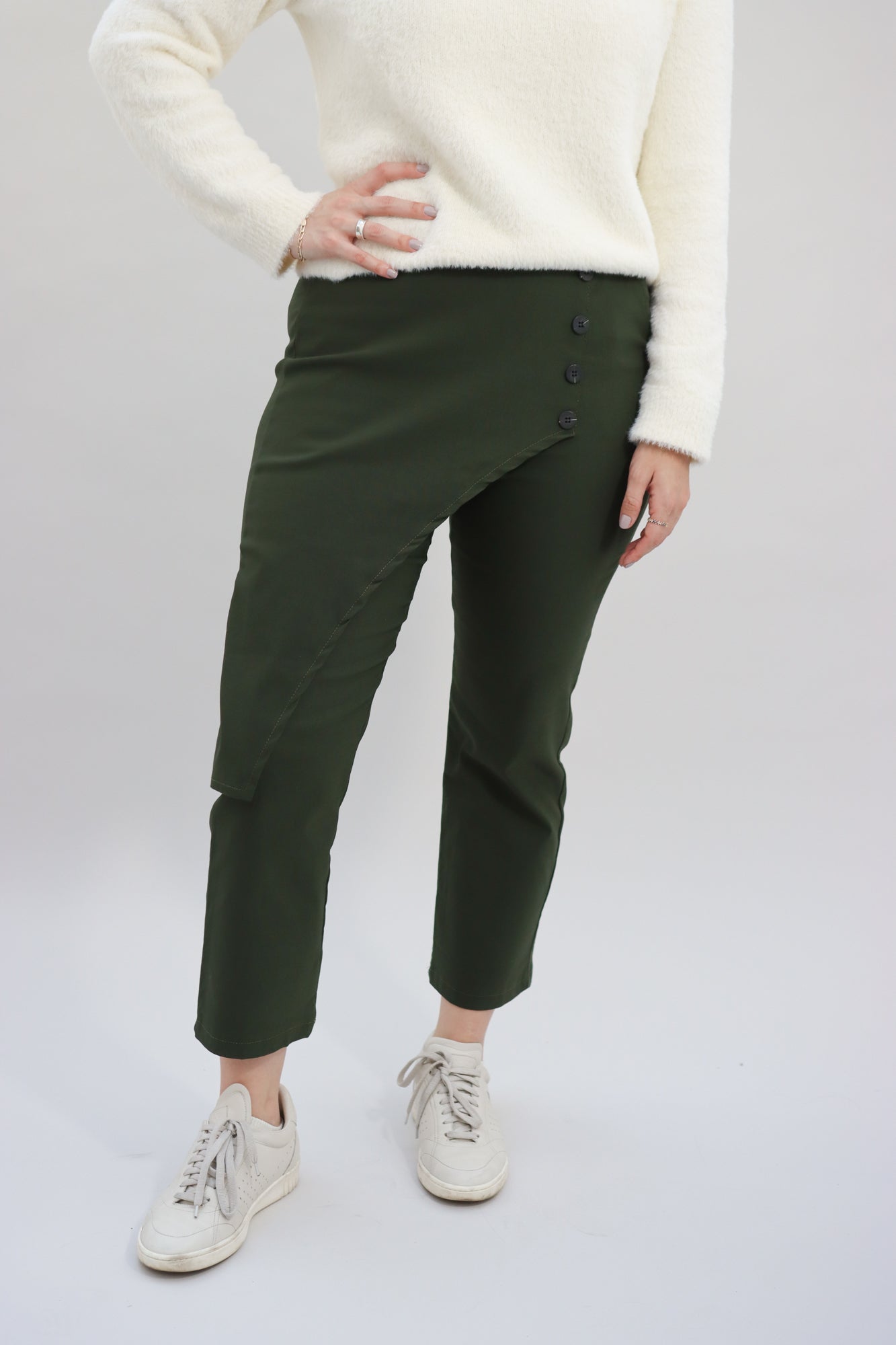 Pantalón Sobre Falda Verde