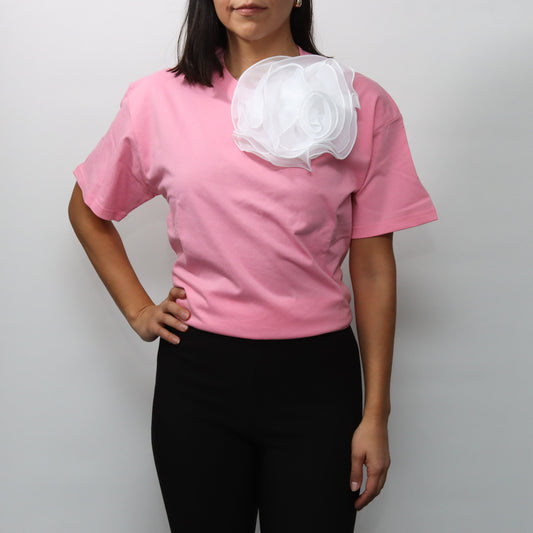 Playera Rosa con Flor Blanca